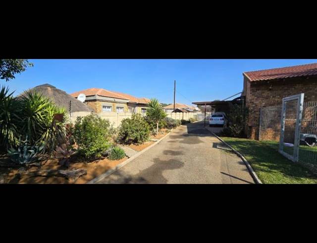 4 BEDROOM HOUSE FOR SALE IN MAYBERRY PARK